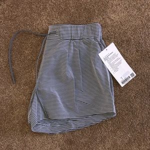 Lululemon Stroll at Sundown Short